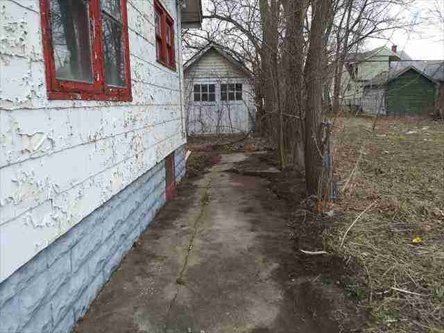 334478612 - Copy (2).jpg